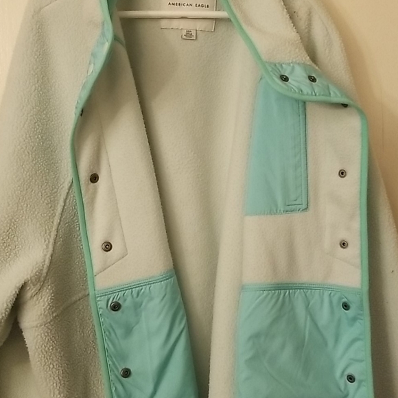American eagle button up sherpa fleece. Large - Picture 3 of 7